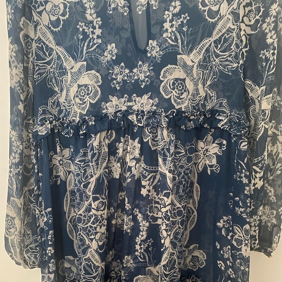 Dress from In Awe - Picture 2 of 8